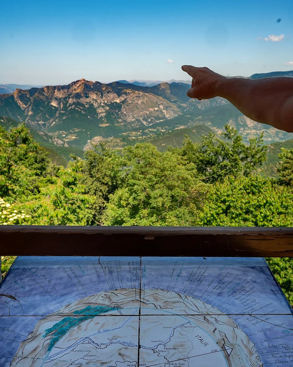 Panorama sur les montagnes