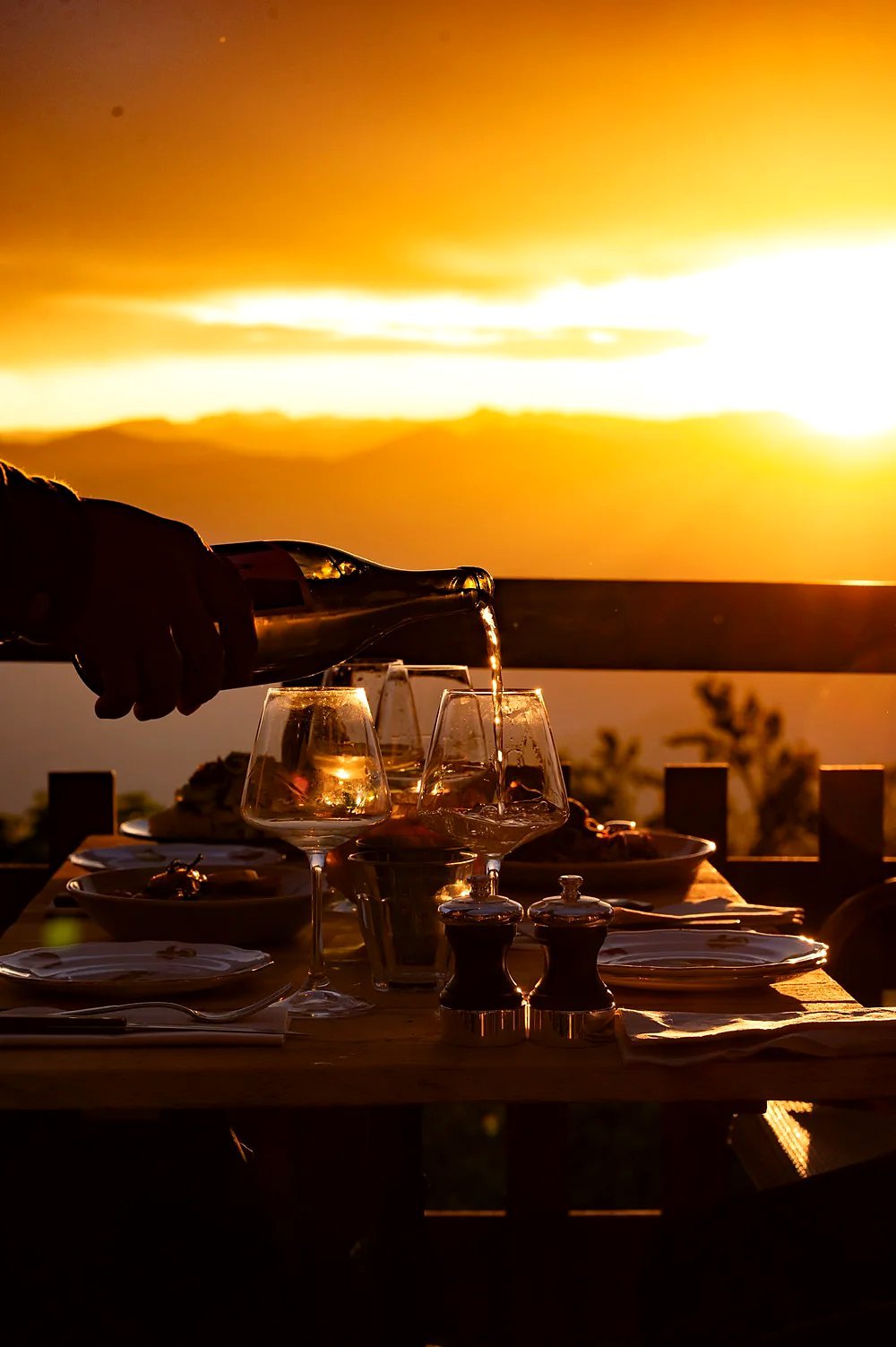 Coucher de soleil doré sur la terrasse